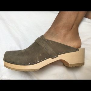 Sandgren Suede Swedish Clogs Hasbeen, No. 6